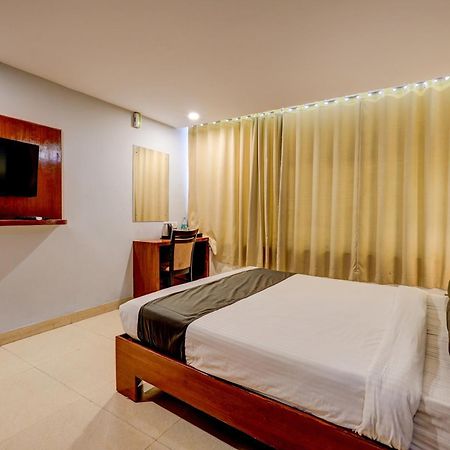 Hotel O V3R Residency Bangalore Exteriör bild